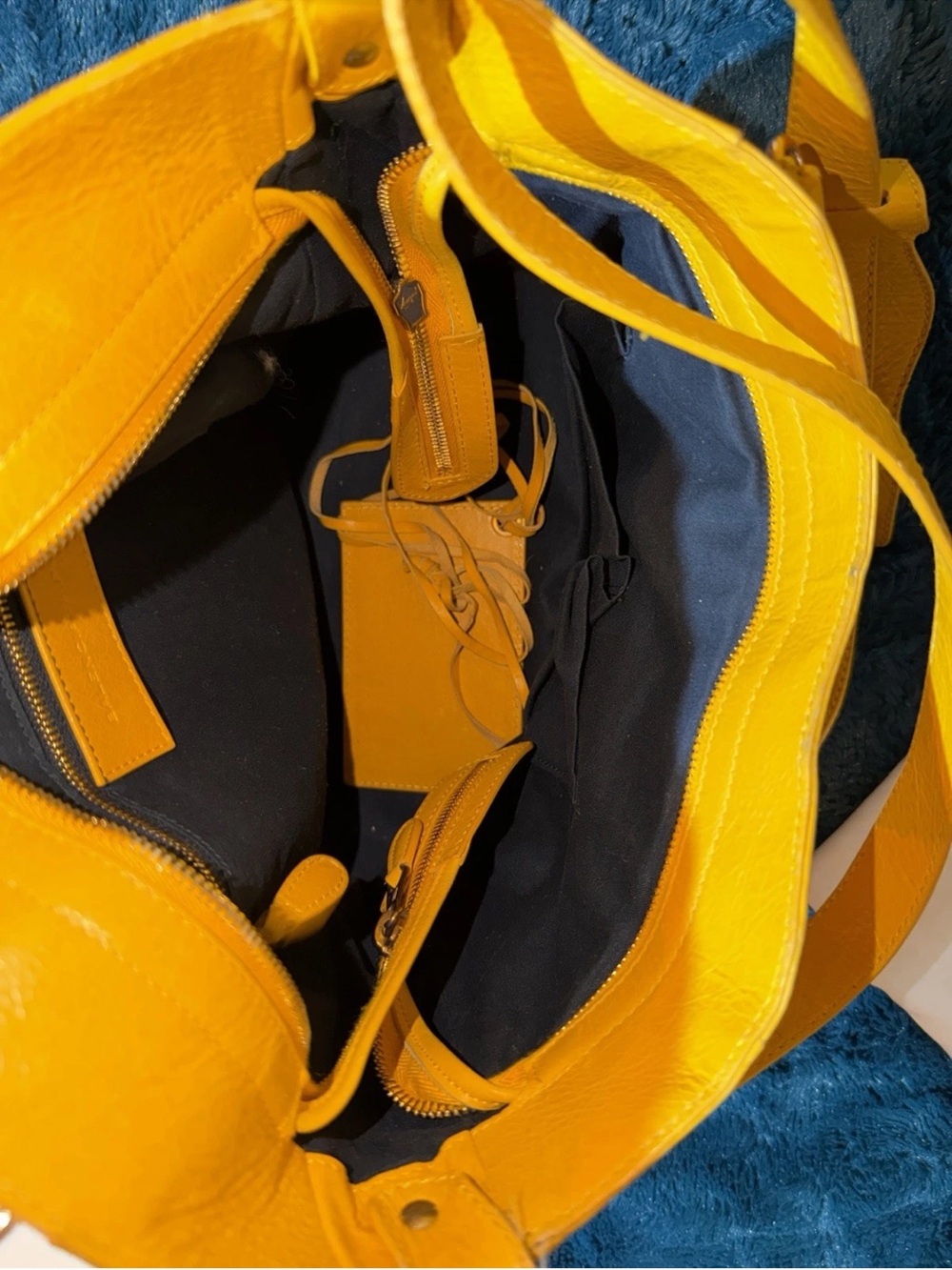 Balenciaga Yellow Leather Shoulder Tote with Zip Pocket - Picture 5 of 12
